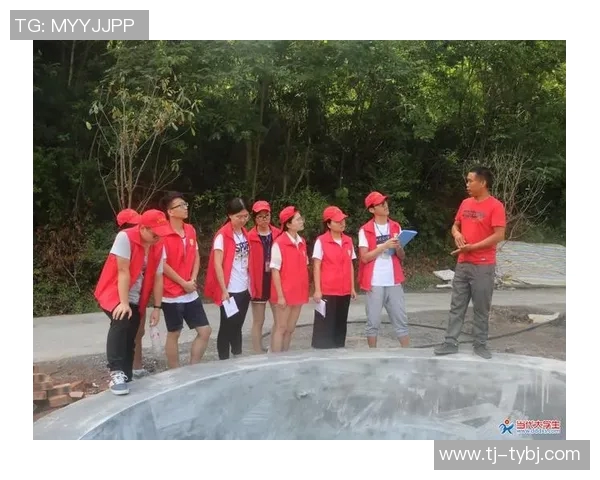 袁励岑:从学术研究到社会实践的多元探索与贡献之路 袁励岑:从学术研究到社会实践的多元探索与贡献之路