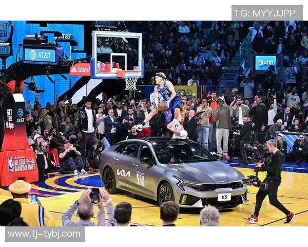 保罗乔治与威金斯的巅峰对决谁能在NBA赛场上更胜一筹 保罗乔治与威金斯的巅峰对决谁能在NBA赛场上更胜一筹