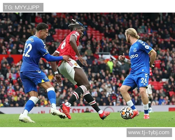 曼联中场核心博格巴将续约五年,球迷欢呼不已