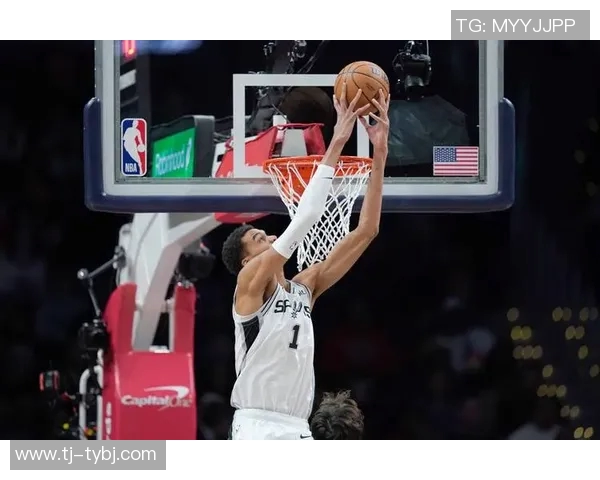 文班亚马法国队首战大放异彩27分轻取意大利吸引NBA球探关注 文班亚马法国队首战大放异彩27分轻取意大利吸引NBA球探关注